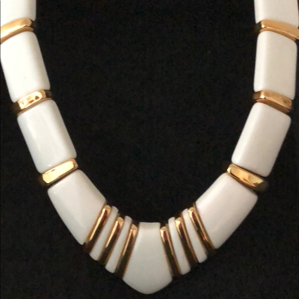 NAPIER WHITE ENAMEL & GOLD TONE BAR NECKLACE